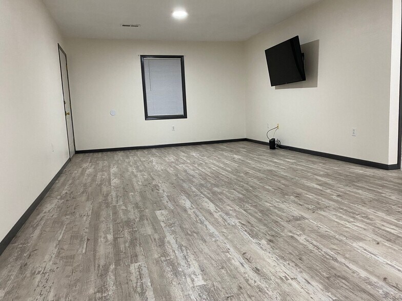 Living Room - 2802 Maralane Ave