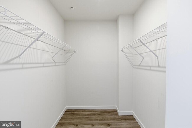 Building Photo - 915 N Broad St