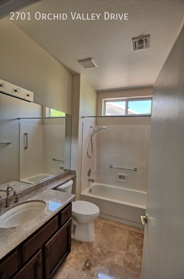 Building Photo - 2701 Orchid Valley Dr