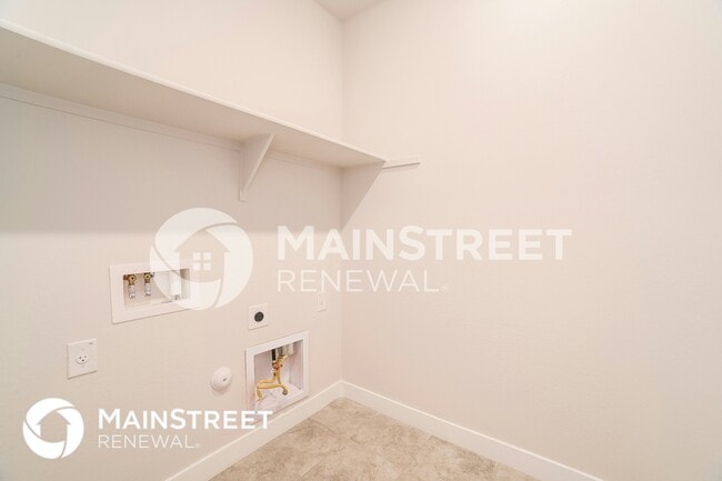 Building Photo - 8615 S 69th Ln