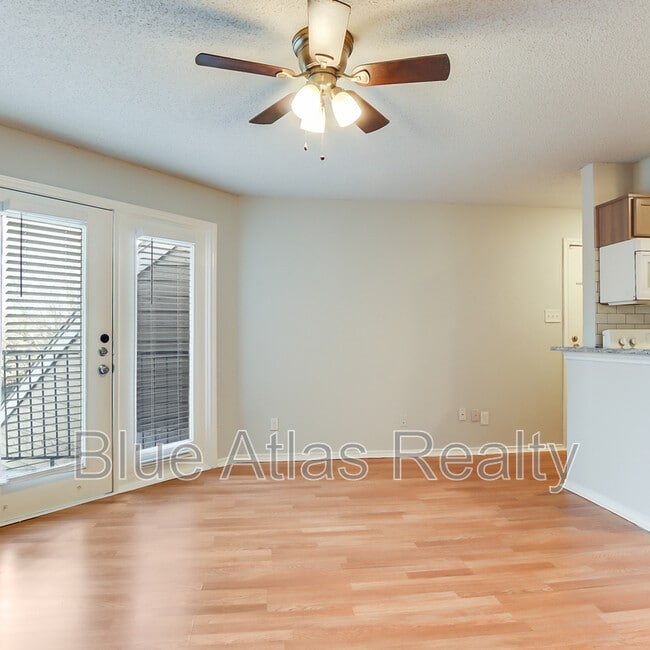 Building Photo - 9809 Walnut St