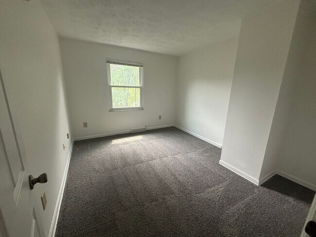 Building Photo - Home For Rent - Thornberry Townhomes!