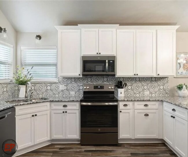 Building Photo - 222 Sand Flat Ln