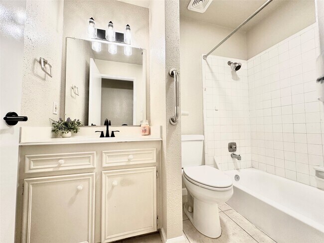 Building Photo - 9164 Wilcrest Dr