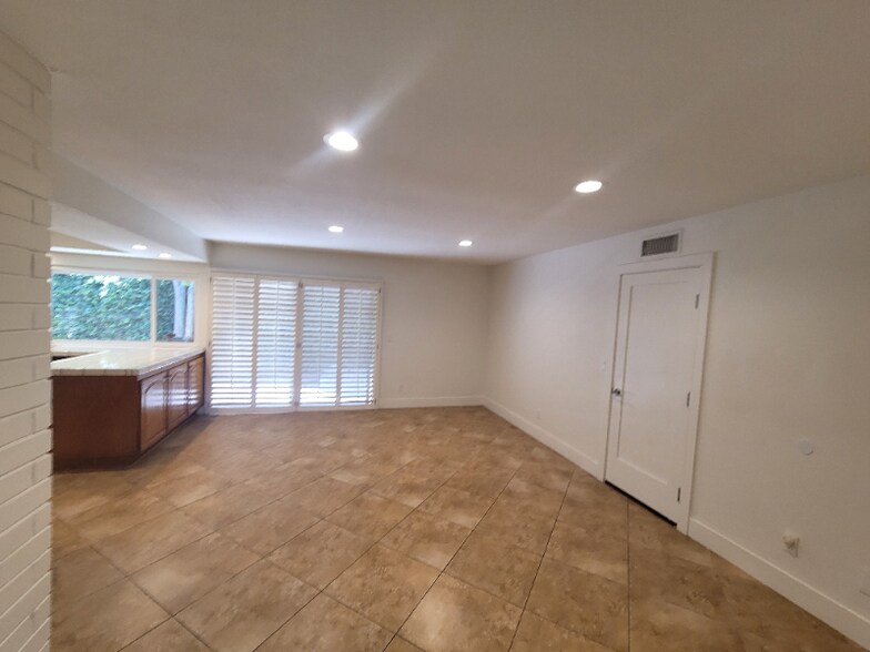 Building Photo - 1081 Triunfo Canyon Rd