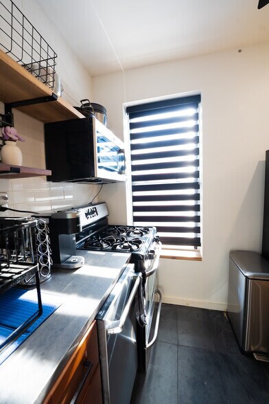 Building Photo - 244 Clifton Pl