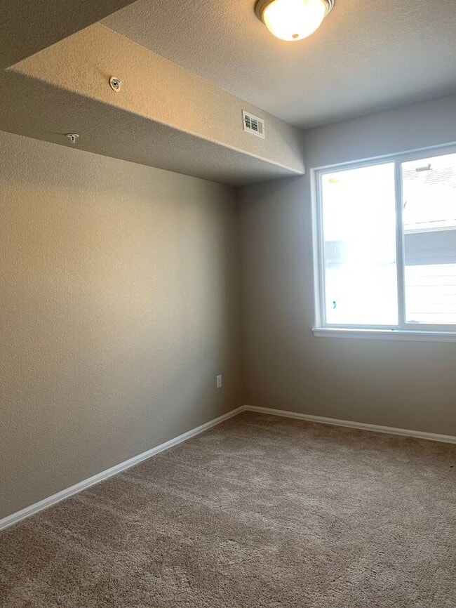 Building Photo - 2 WEEKS FREE! Townhome with Garage!