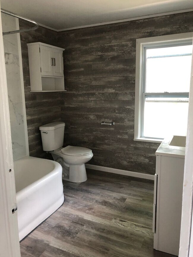 Building Photo - 135 Broad St