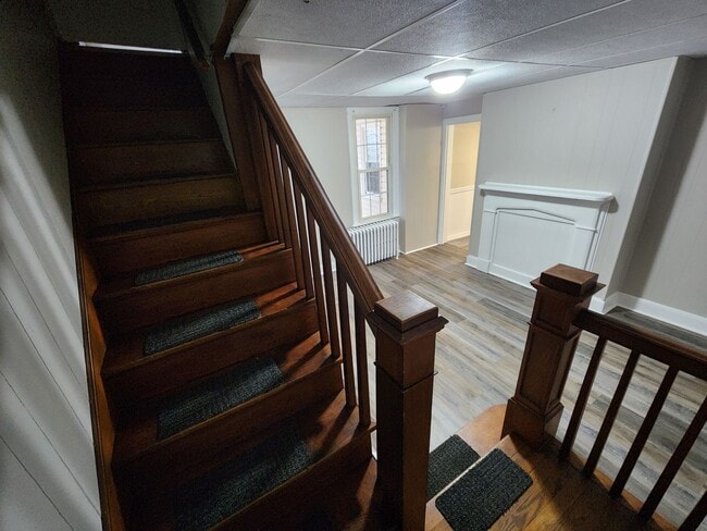 Building Photo - 440 E Queen St