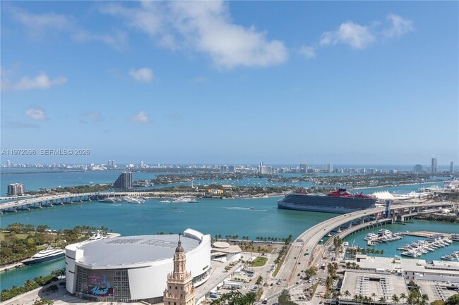 Building Photo - 121 NE 5th St