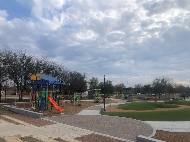 Building Photo - 18316 Mammoth Cave Blvd