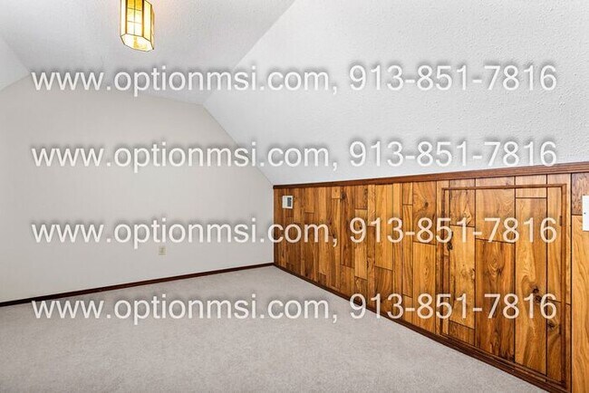 Building Photo - Lenexa West Subdivision