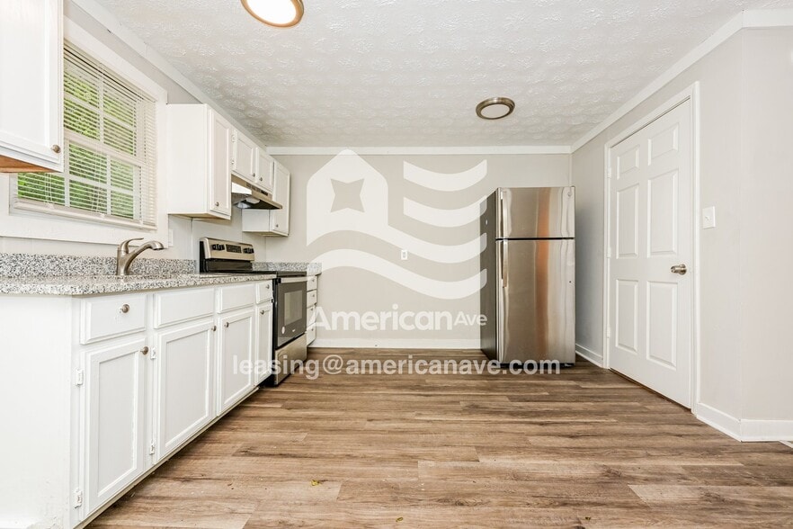 Building Photo - 214 Peachtree St