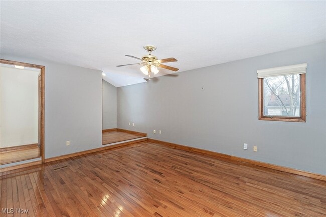 Building Photo - 6235 Sunnywood Dr