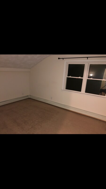 Building Photo - 8 E Oneida St