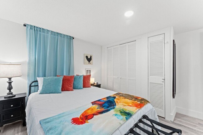 Building Photo - Stylish/Fully Furnished  2-Bedroom Retreat Near Campus & Downtown Columbia