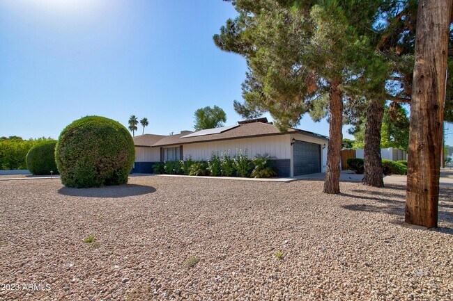 Building Photo - 1201 E Northview Ave