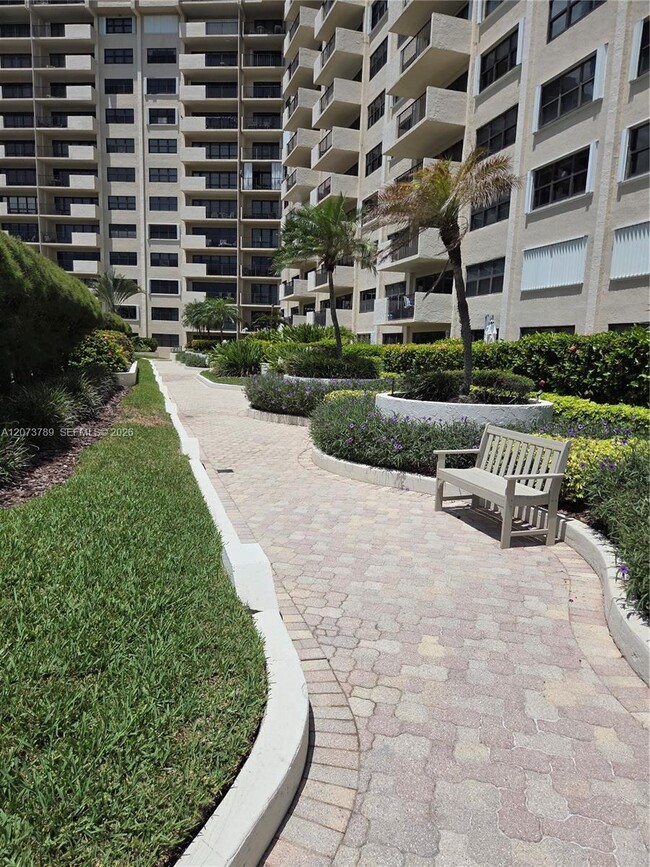 Building Photo - 4900 N Ocean Blvd