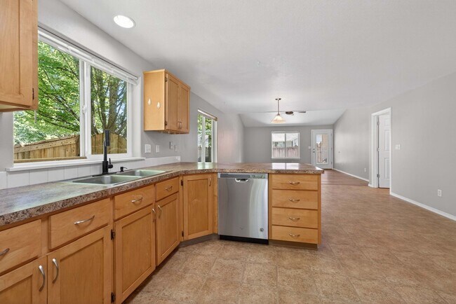 Building Photo - Beautiful Single-Level Home with Private Backyard