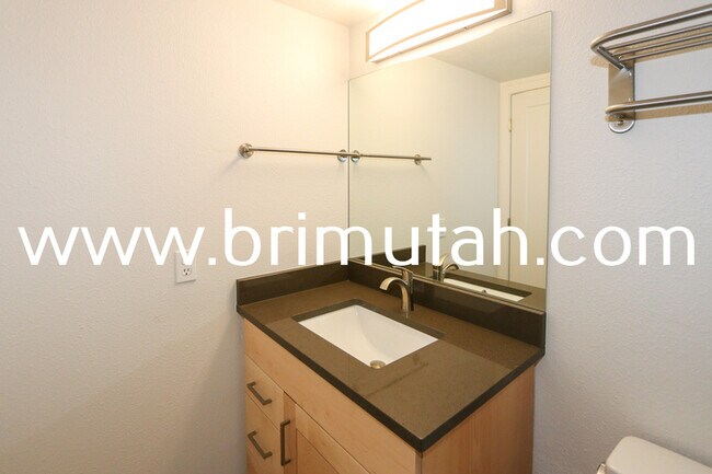 Building Photo - 3685 E 3820 S