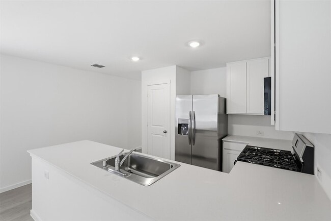 Building Photo - 3040 Campeiro Ave