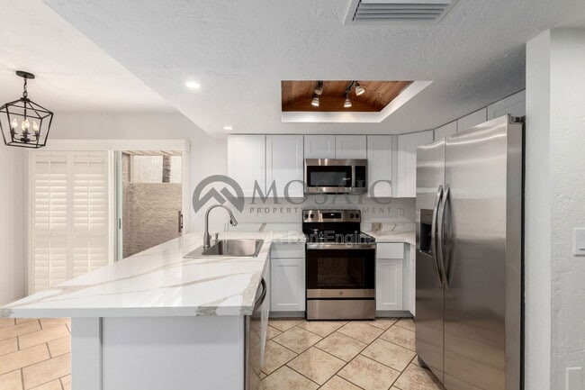 Building Photo - 17255 Ledferd Ln