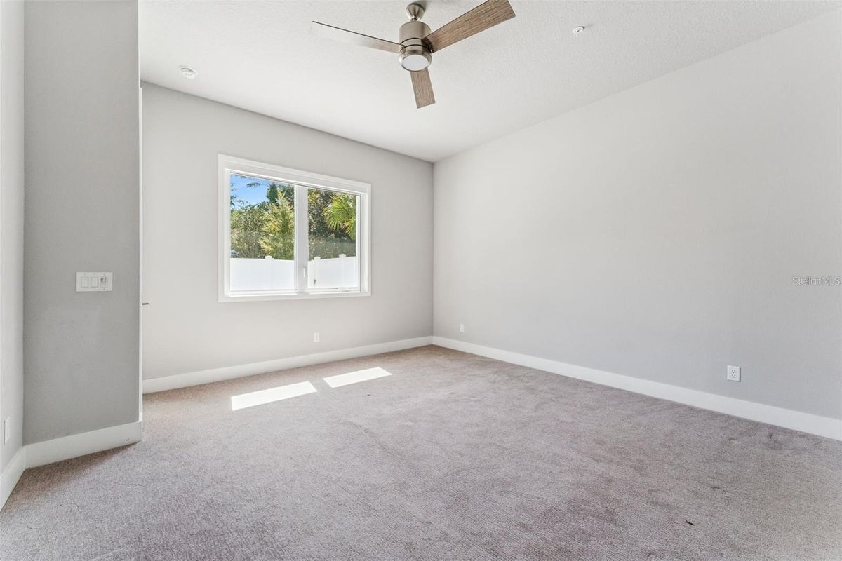 Building Photo - 7760 Sandy Ridge Dr