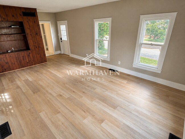 Building Photo - 1312 Wooster Rd W