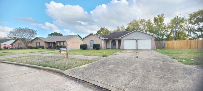 Building Photo - 10635 Tenneta Dr