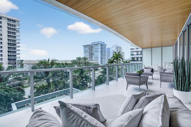 Building Photo - 5775 Collins Ave