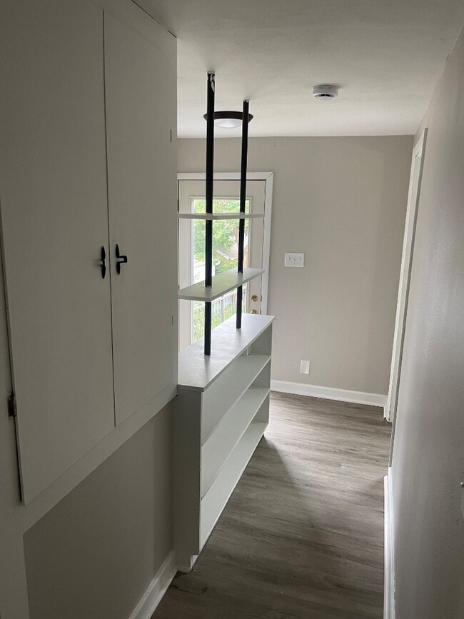 Building Photo - 813 Lincoln St