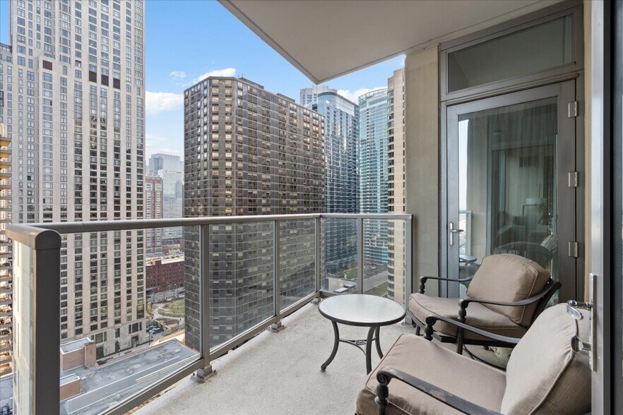 Building Photo - 600 N Lake Shore Dr