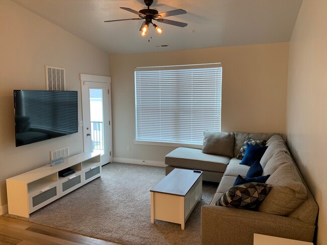 Building Photo - 13032 S Tortola Dr