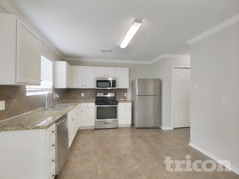 Building Photo - 20814 Fox Swift Ct