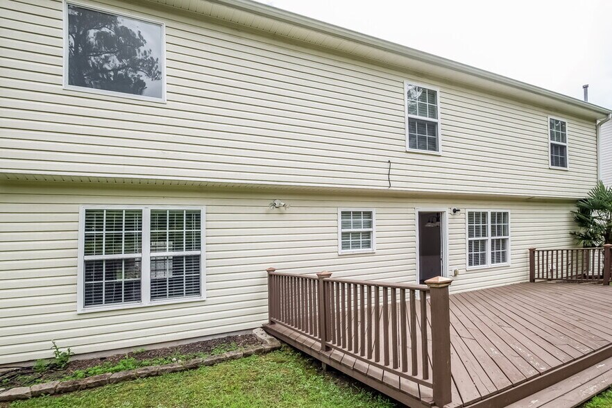 Building Photo - 1405 Stephens Pond View