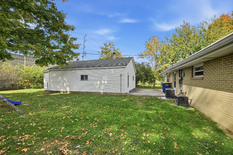 Building Photo - 5104 Elmhurst Dr