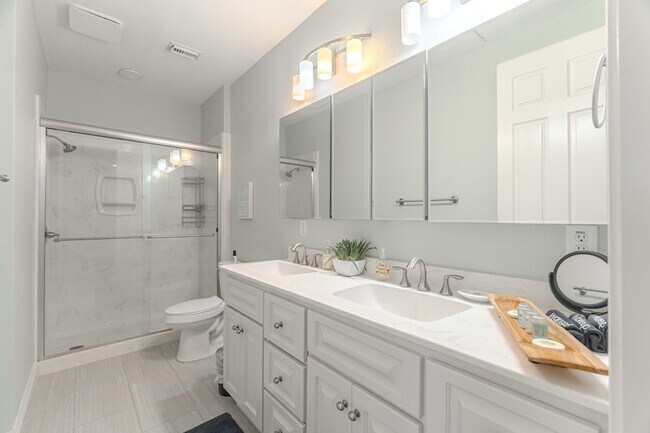 Building Photo - 7039 Kingston Cove Ln