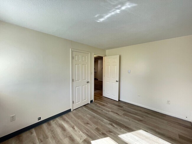 Building Photo - 181 Loudon Rd