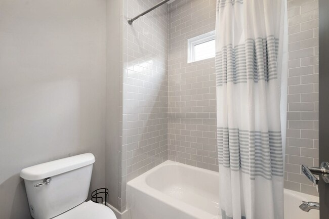 Building Photo - Charming FURNISHED East Nashville Home-181...