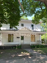 Building Photo - 319 N Cochran Ave