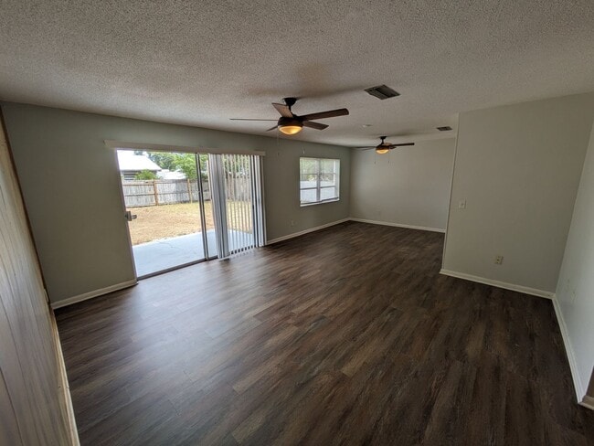Building Photo - Imperial Estates Rental