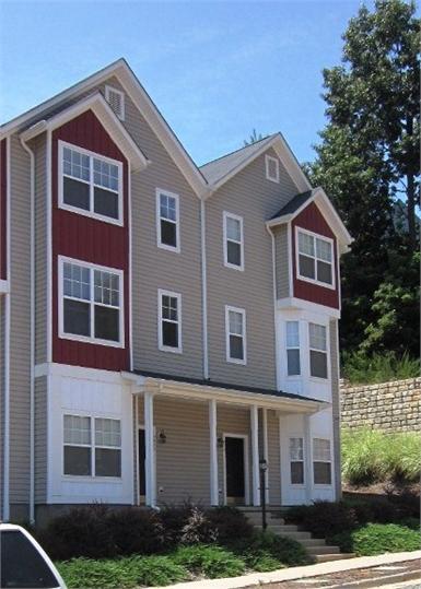 Building Photo - 2461 N Berkshire Rd