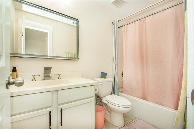 Building Photo - 8625 Glenburne Dr