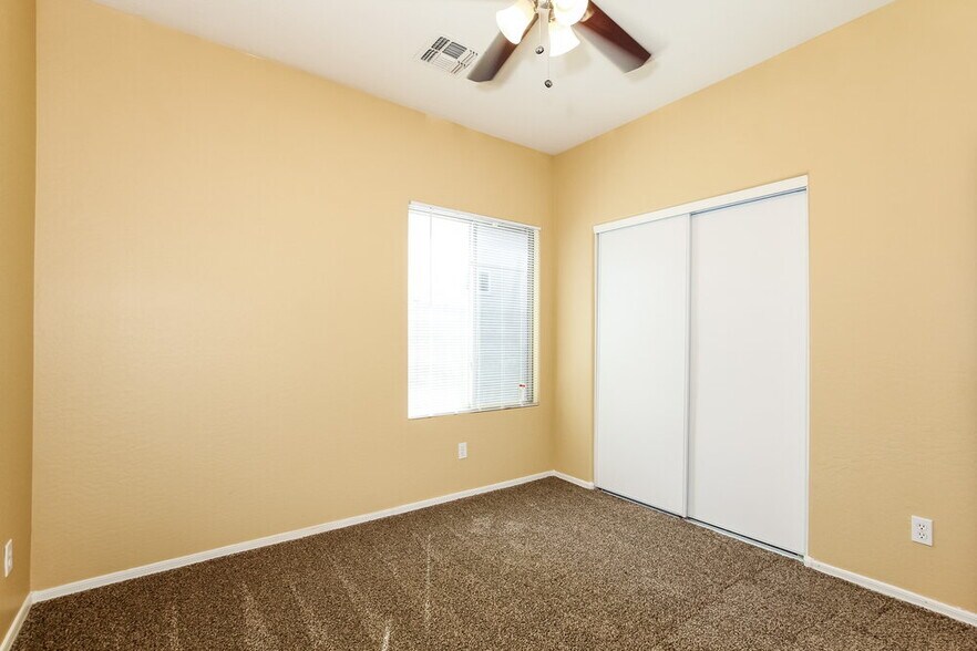 Building Photo - 15221 N 177th Dr
