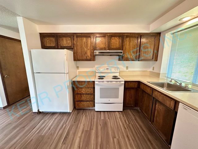 Building Photo - Charming 3-Bed Troutdale Home with Spacious 2,114 Sq Ft Layout & 2.5 Baths!