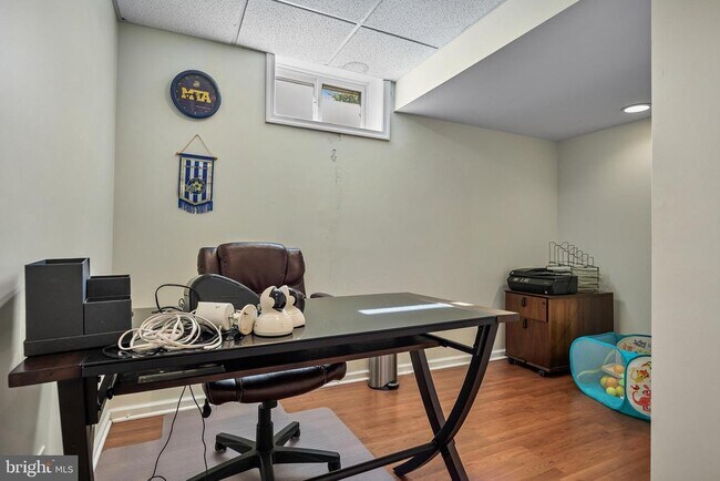 Building Photo - 105 Quarterhorse Ct
