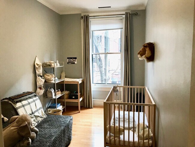 Building Photo - 241 Beacon St