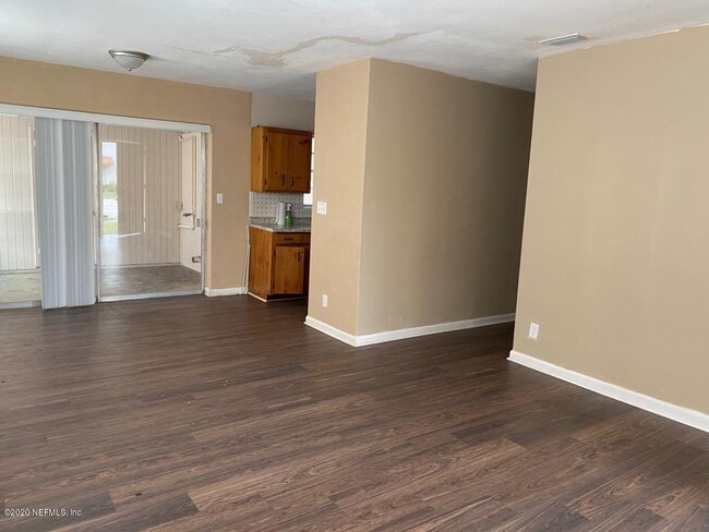 Building Photo - 7503 Merrill Rd