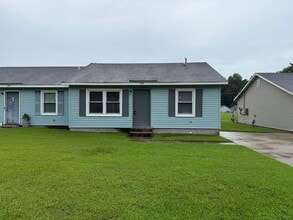Building Photo - Nice 2 bedroom, 1 bath duplex