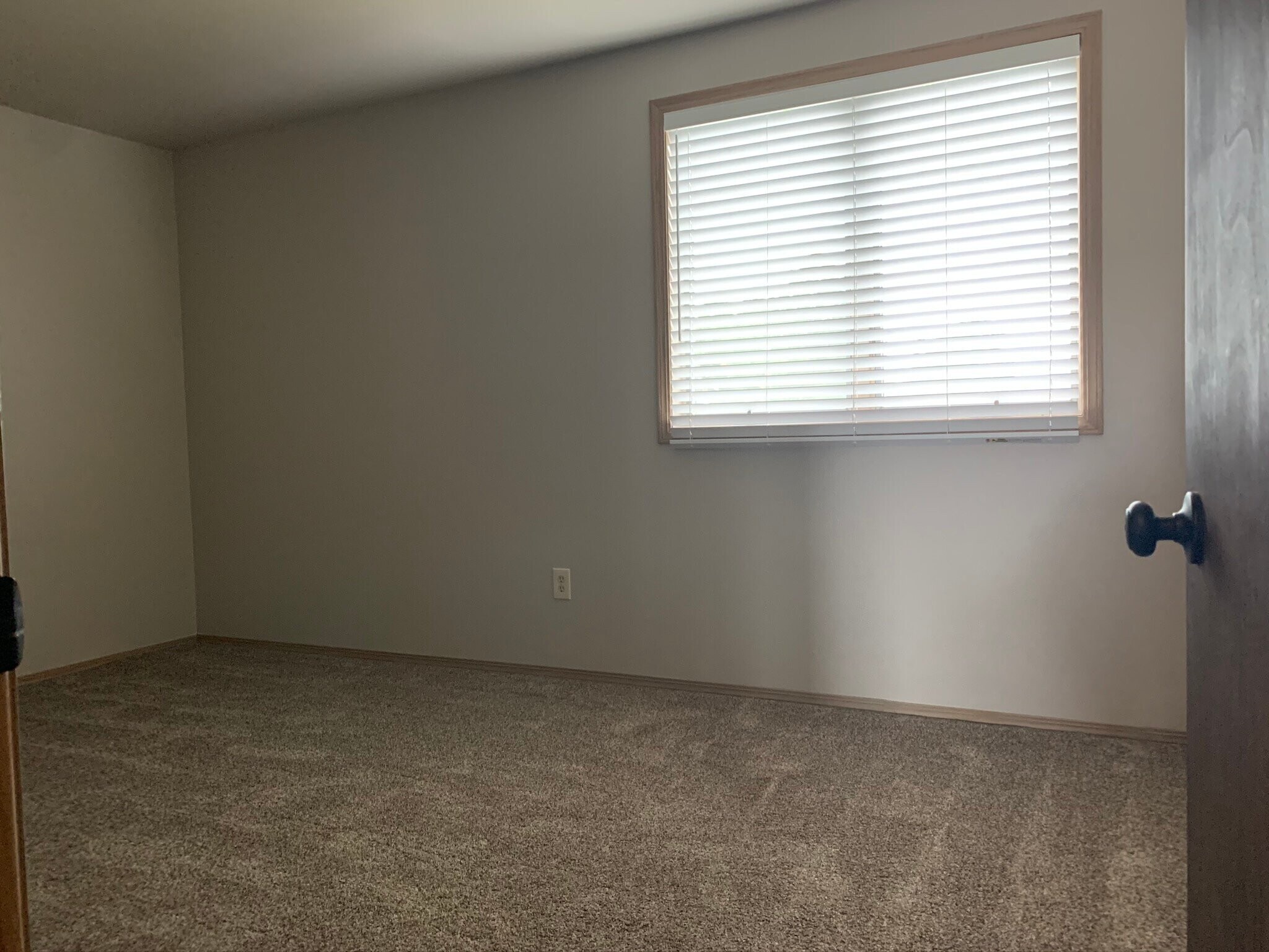 Building Photo - 1604 Sand Ct